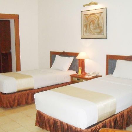 Hotel Pantai Gapura Makassar Luaran gambar