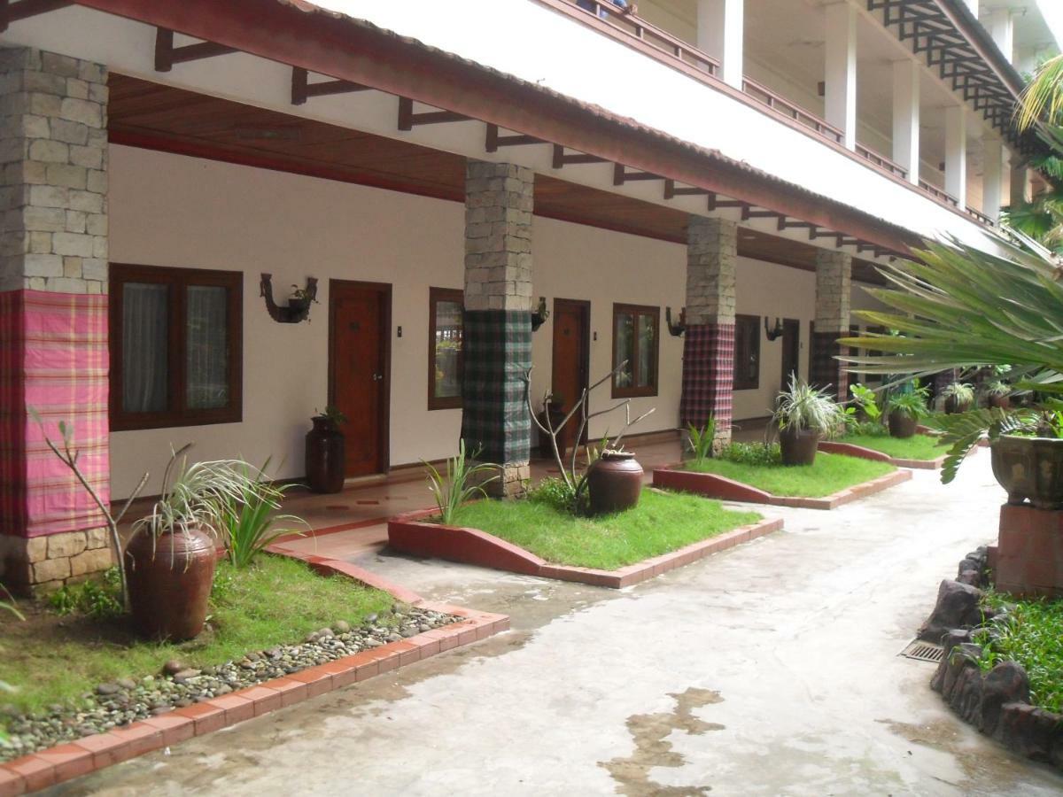 Hotel Pantai Gapura Makassar Luaran gambar