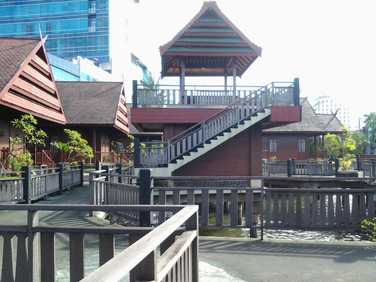 Hotel Pantai Gapura Makassar Luaran gambar