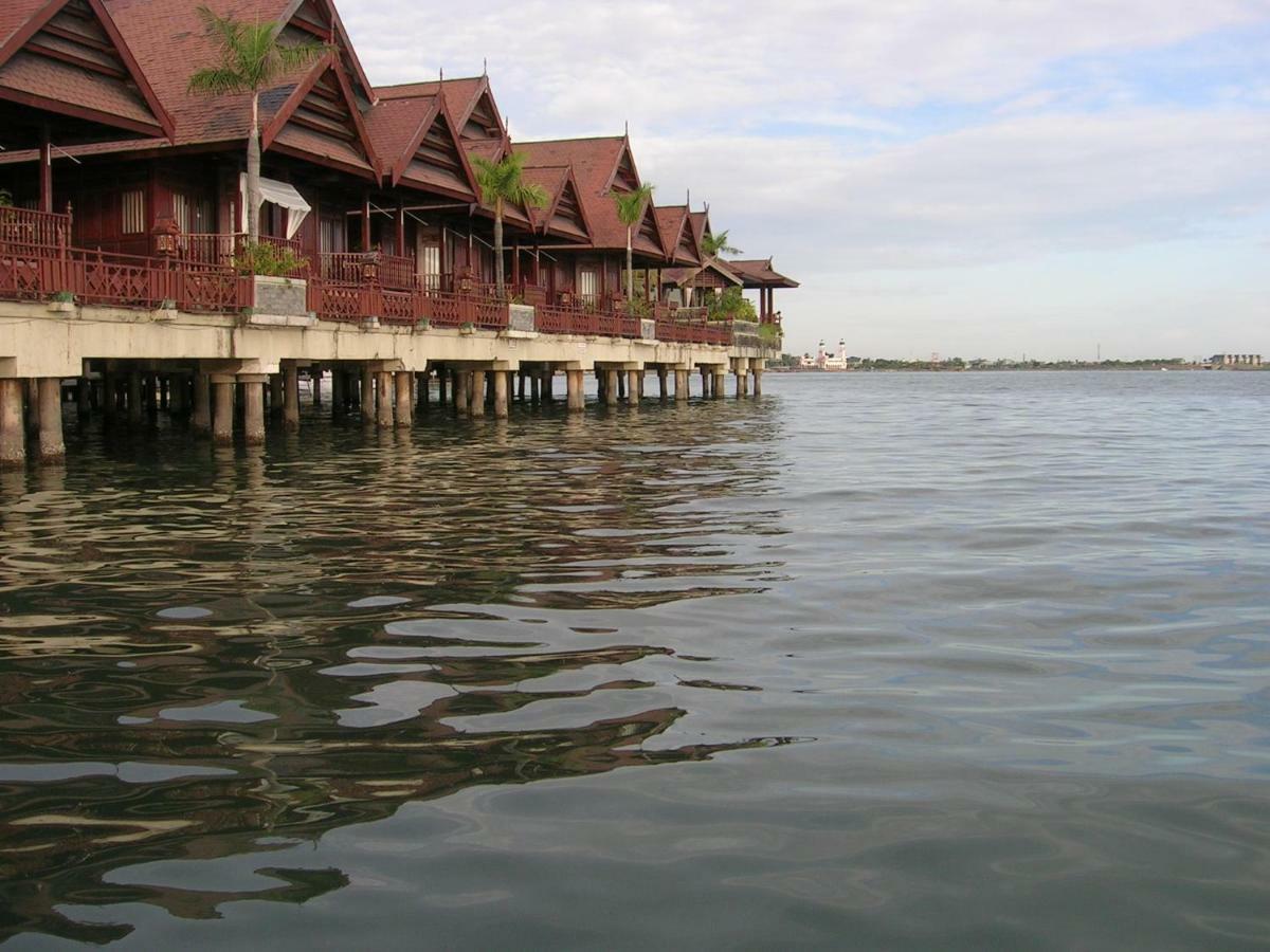 Hotel Pantai Gapura Makassar Luaran gambar
